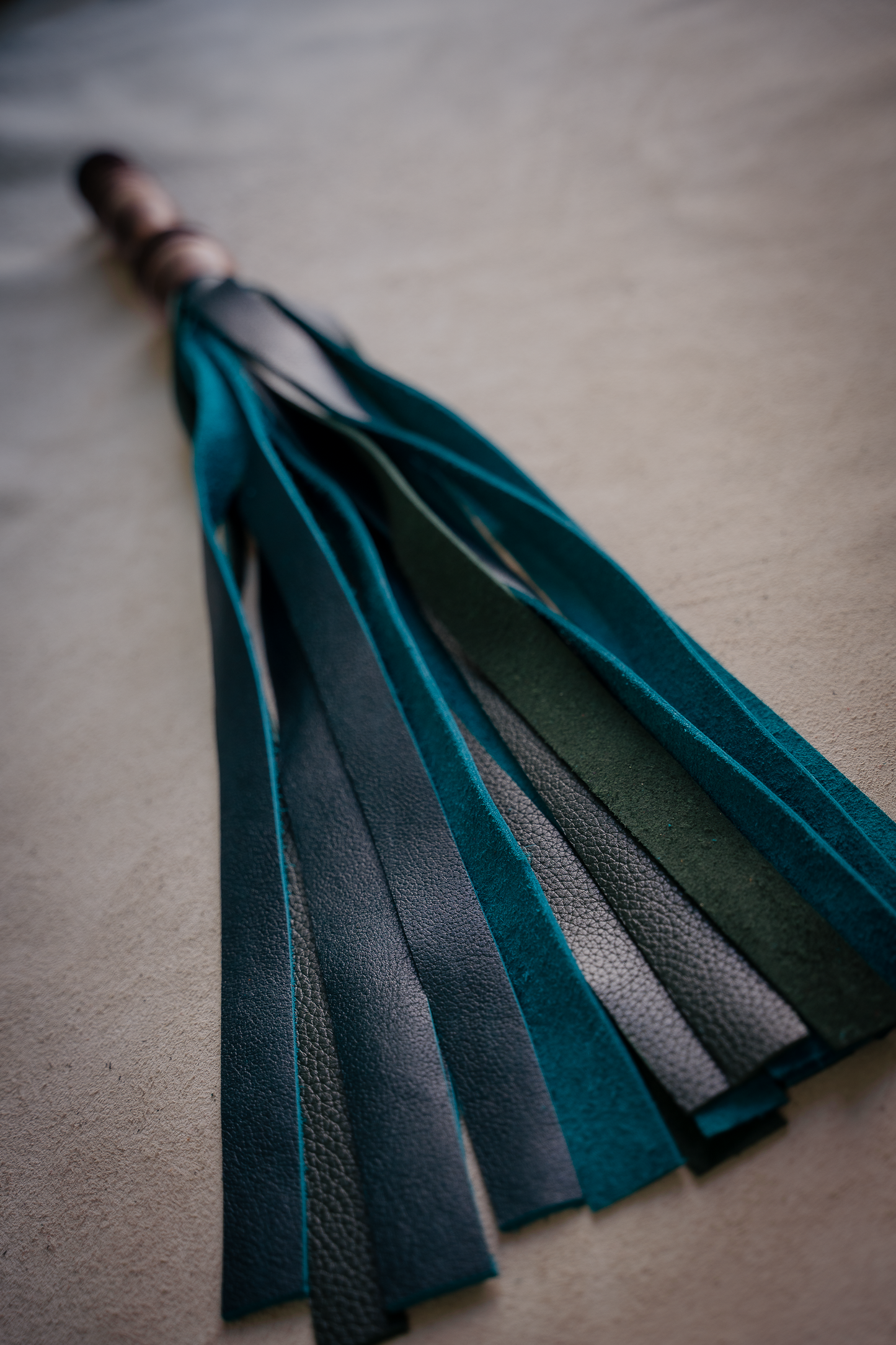 Flgr_  Walnut_teal/turquoise