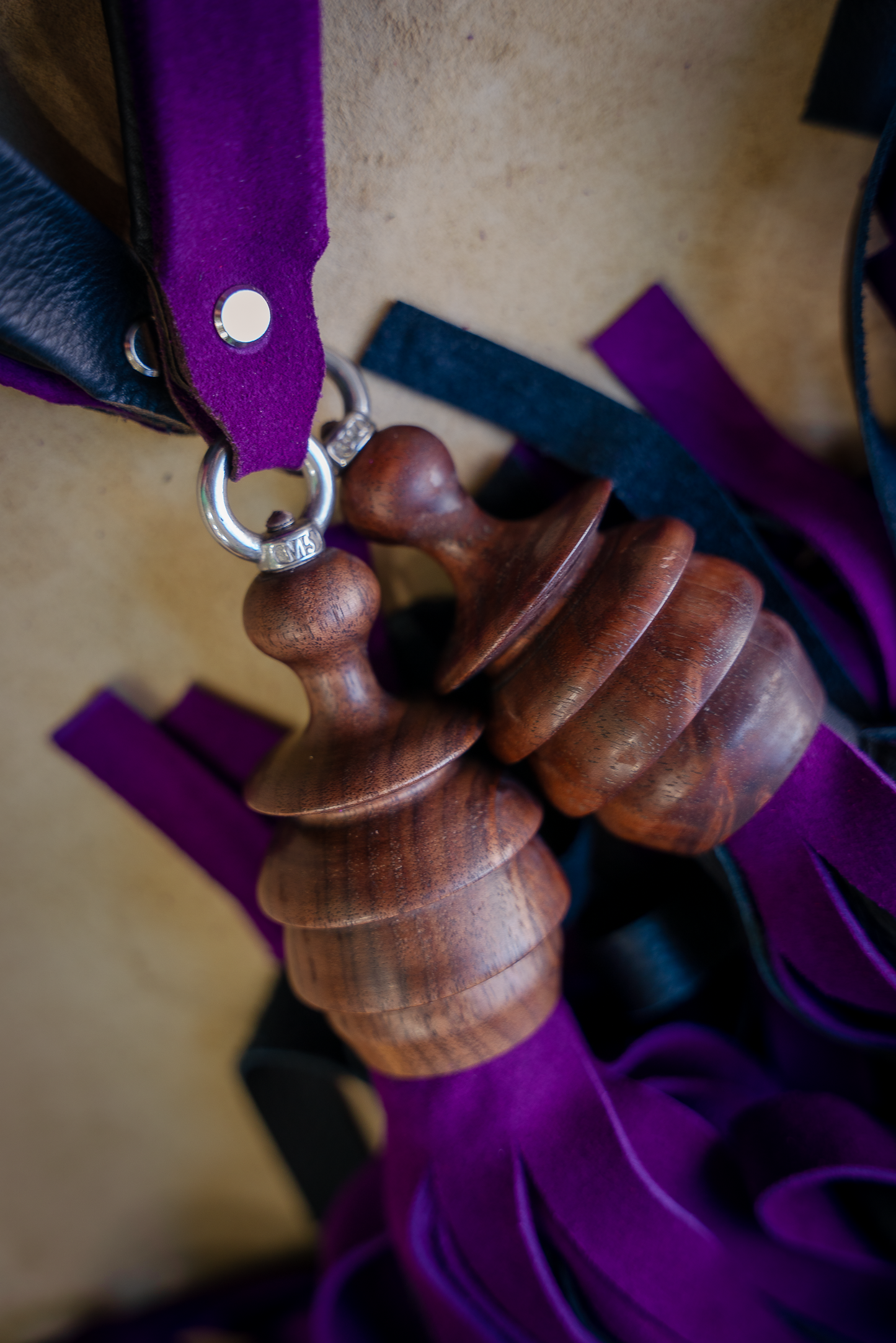 Fng_ Walnut_blk.purple